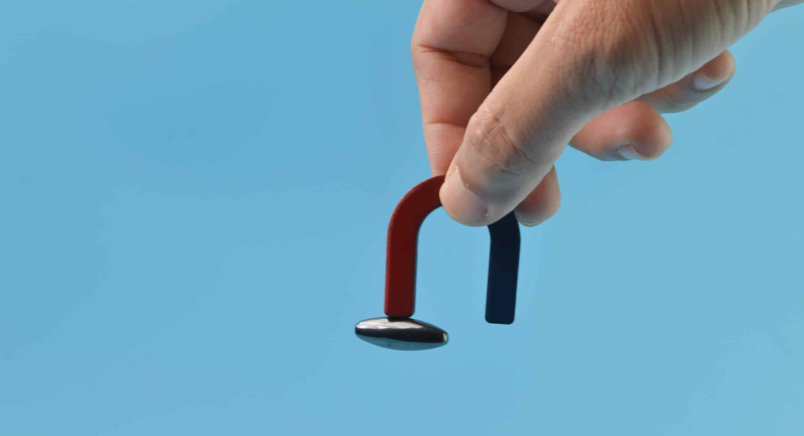 آزمون آهنربا؛ یک تست سریع برای تشخیص نقره واقعی