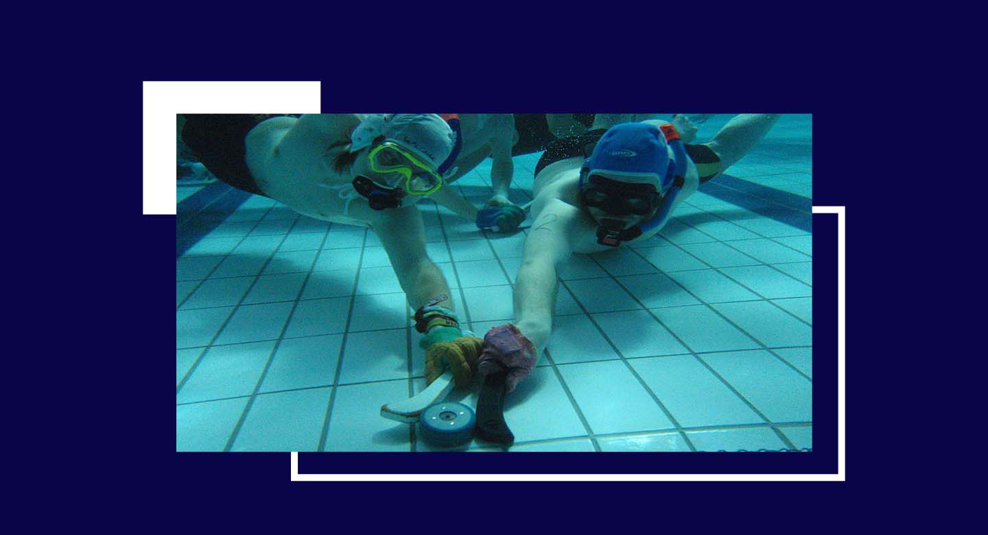 هاکی زیر آب؛ رقابتی هیجان‌انگیز در عمق استخر