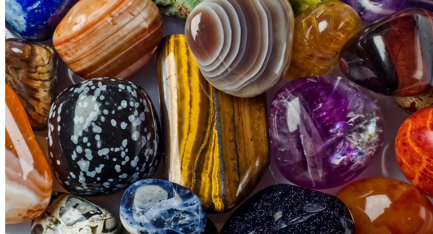 تفاوت سنگ‌های ماه تولد مدرن و سنتی