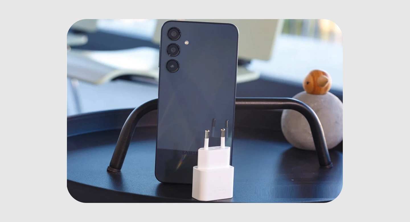 مقایسه شارژر گلکسی A16 و A17